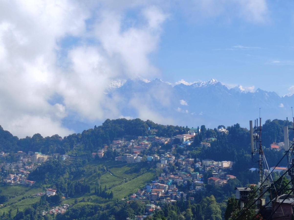 Wind Home Darjeeling- Budget Hotel Near Mall Дарджилинг Экстерьер фото
