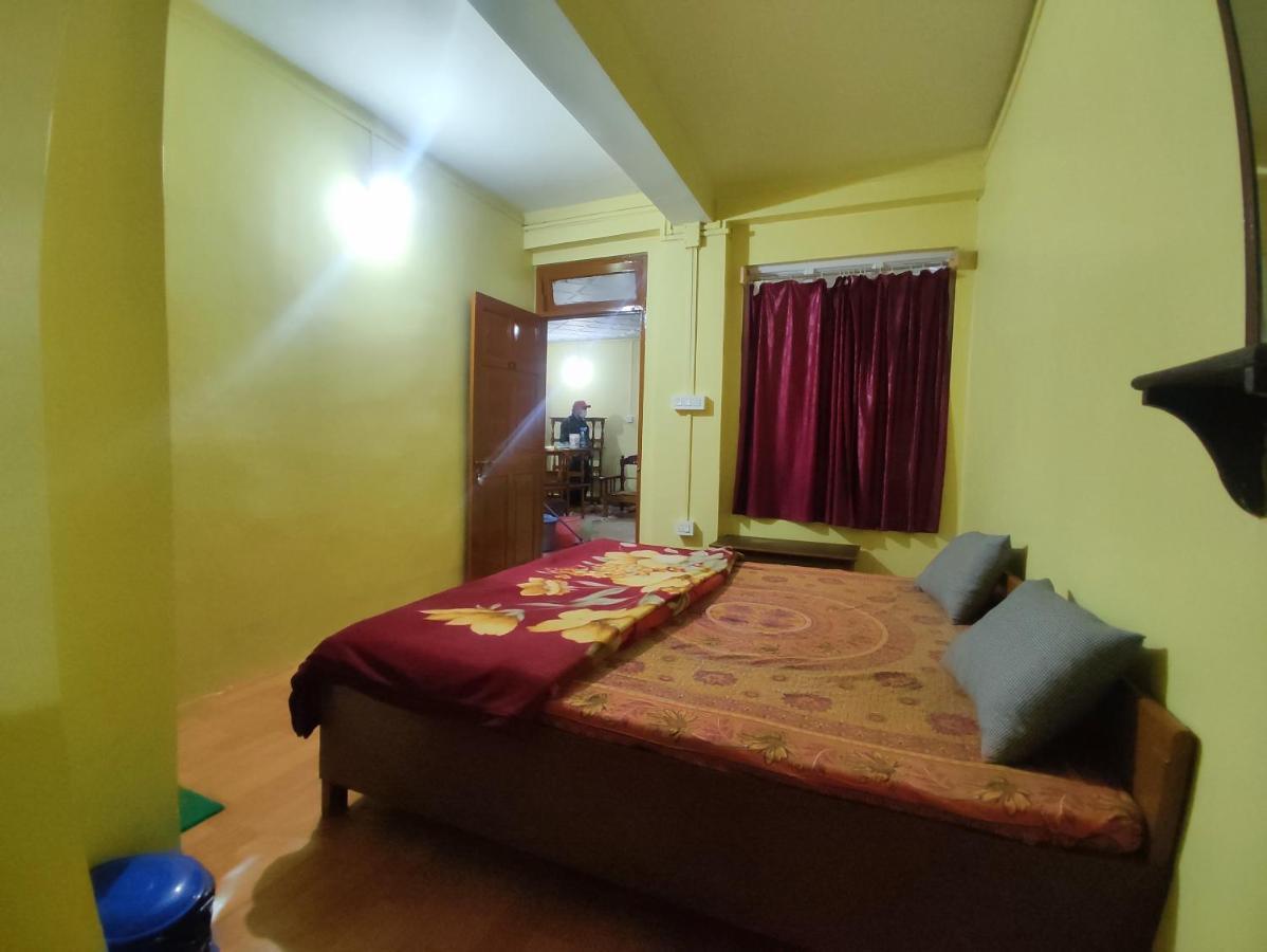Wind Home Darjeeling- Budget Hotel Near Mall Дарджилинг Экстерьер фото