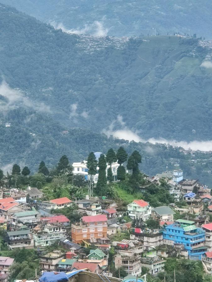 Wind Home Darjeeling- Budget Hotel Near Mall Дарджилинг Экстерьер фото